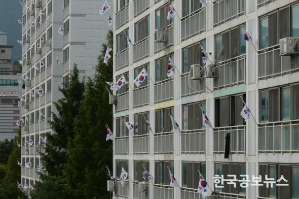 기사이미지 https://kpnnews.edge.naverncp.com/202401011242301704037350313