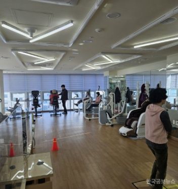 부산 중구보건소, 건강한 일상을 위한 2025년‘제2기 건강교실 신체활동교실’운영 기사 사진