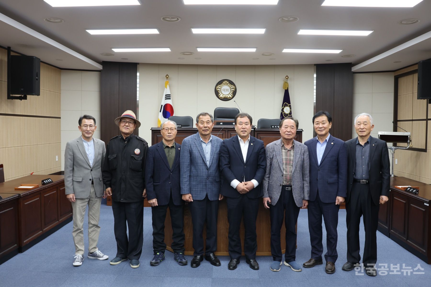 함양군의회 개원 34주년 기념, 역대 의장 초청 간담회 개최 기사 사진