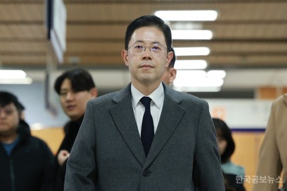 헌재, 손준성 검사장 탄핵심판 절차 재개…4월 29일 2차 변론준비기일 기사 사진