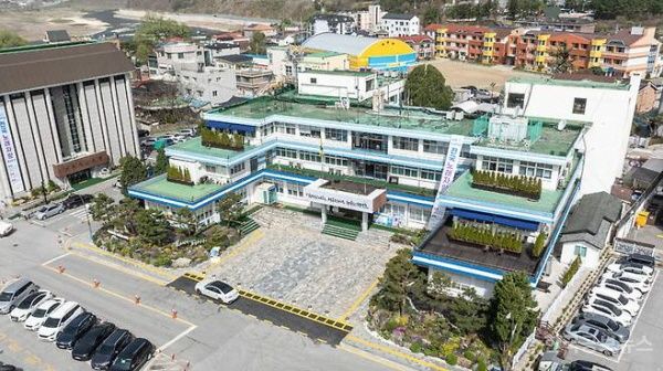  정선군, 유용미생물 현장공급으로 농업인 만족도 제고 기사 사진