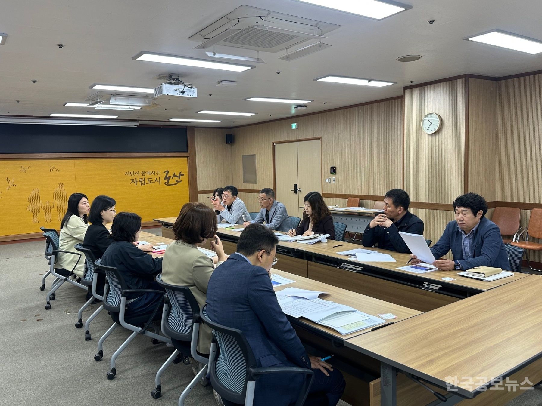 군산시, 상가 공실률 해소를 위한 대책 회의 개최 기사 사진