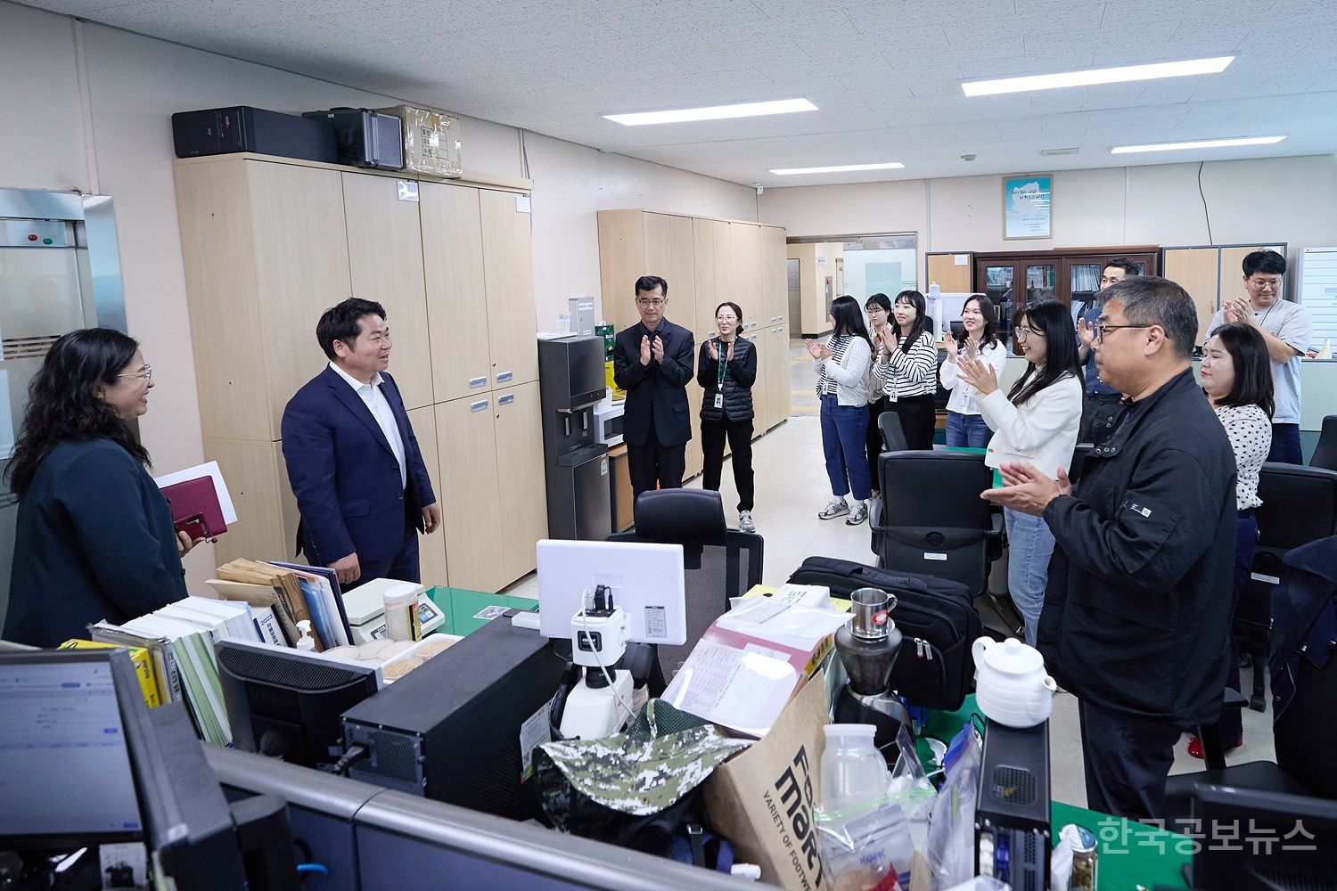 오세현 아산시장, 농업기술센터 방문해 현장 점검 및 직원 격려 기사 사진