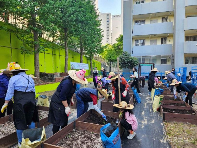 사상구, 도시농업을 활용한 노인 건강 강좌 ‘목화텃밭 사랑걸렸네’ 운영 기사 사진