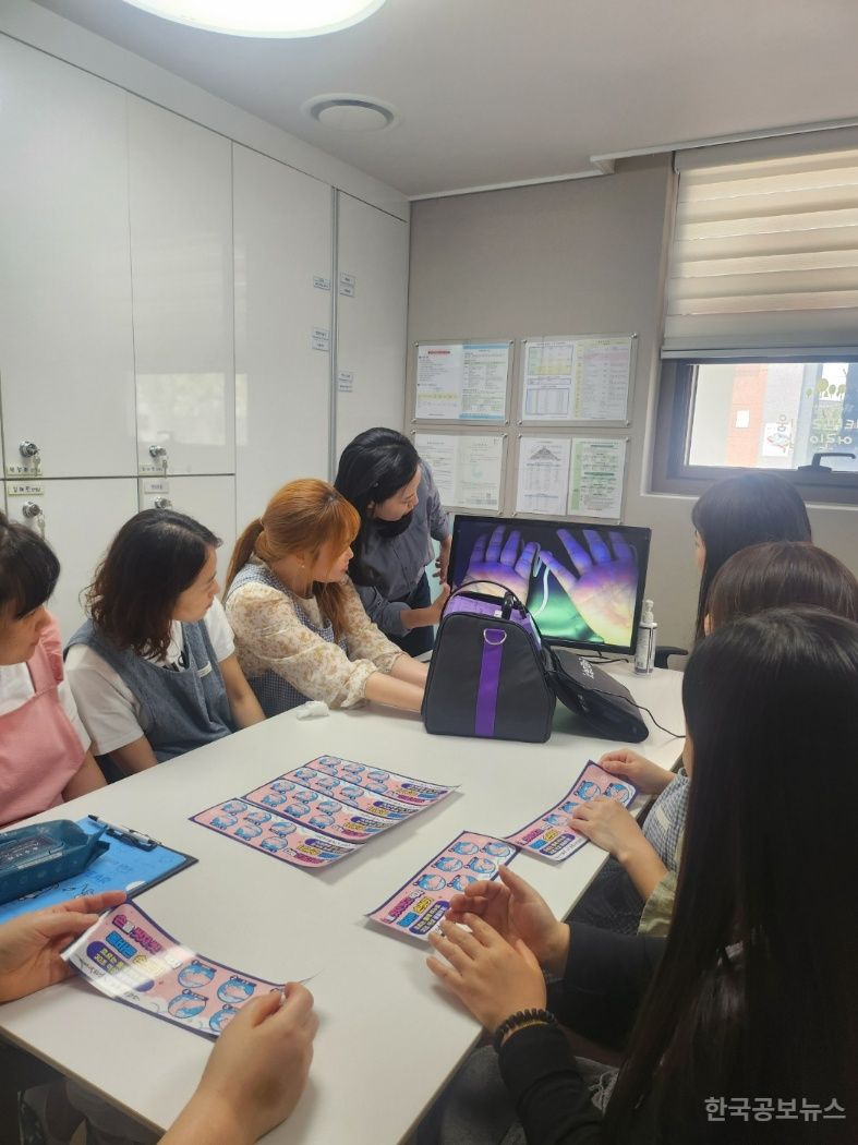 보령시, 기관 현장 방문을 통한 실천 중심 ‘올바른 손씻기’ 교육으로 감염병 예방 역량 강화 기사 사진