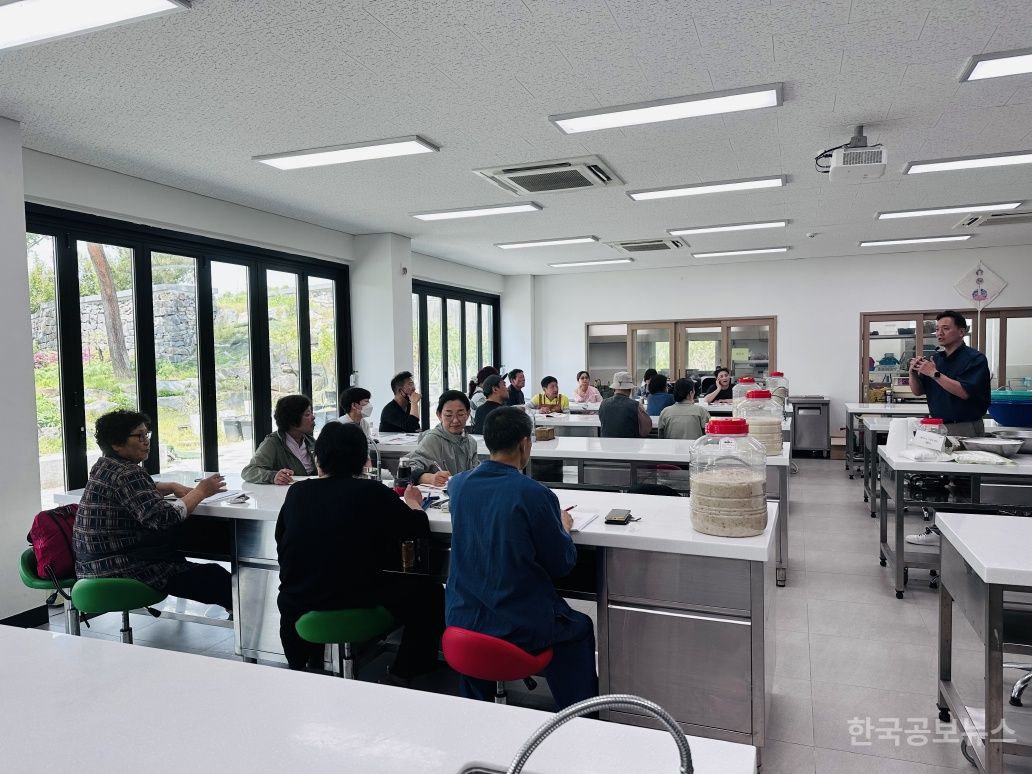 순창군 발효미생물산업진흥원, 발효 교육과정 수강생“호평” 기사 사진
