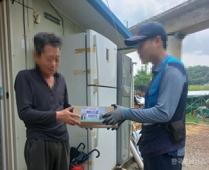 옥천군, 고립 가구 60세대 대상 안부 살핌 우편서비스 실시 기사 사진
