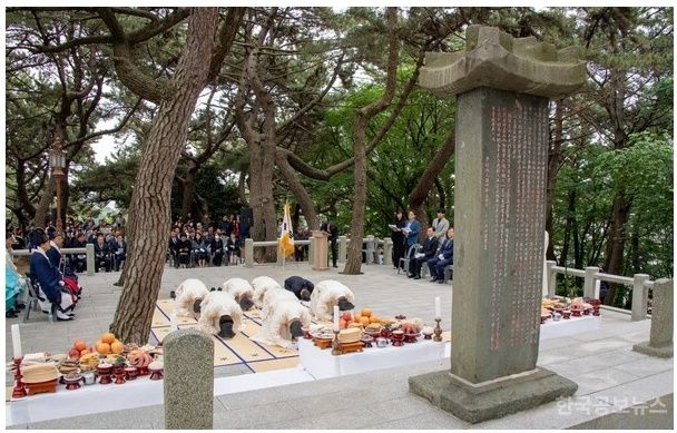 사하구, 제433주기 윤흥신 공 향사 개최 기사 사진