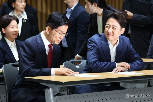 민주당 "국힘, 이곳저곳에 공동정부 제안…대놓고 후보자 매수" 기사 사진