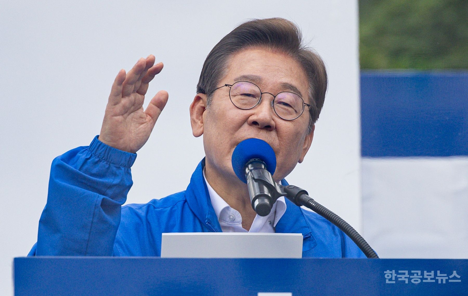 이재명, 경기 지역서 표심 공략 나서 "지지율 차이 줄어들고 있어" 기사 사진