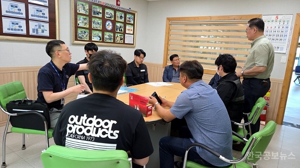 “어르신 안전 최우선” 신안군, 요양병원 안전점검 실시하다. 기사 사진