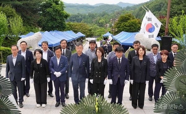 영상/ “잊지 않겠습니다” … 음성군, 제70회 현충일 추념식 엄수 기사 사진