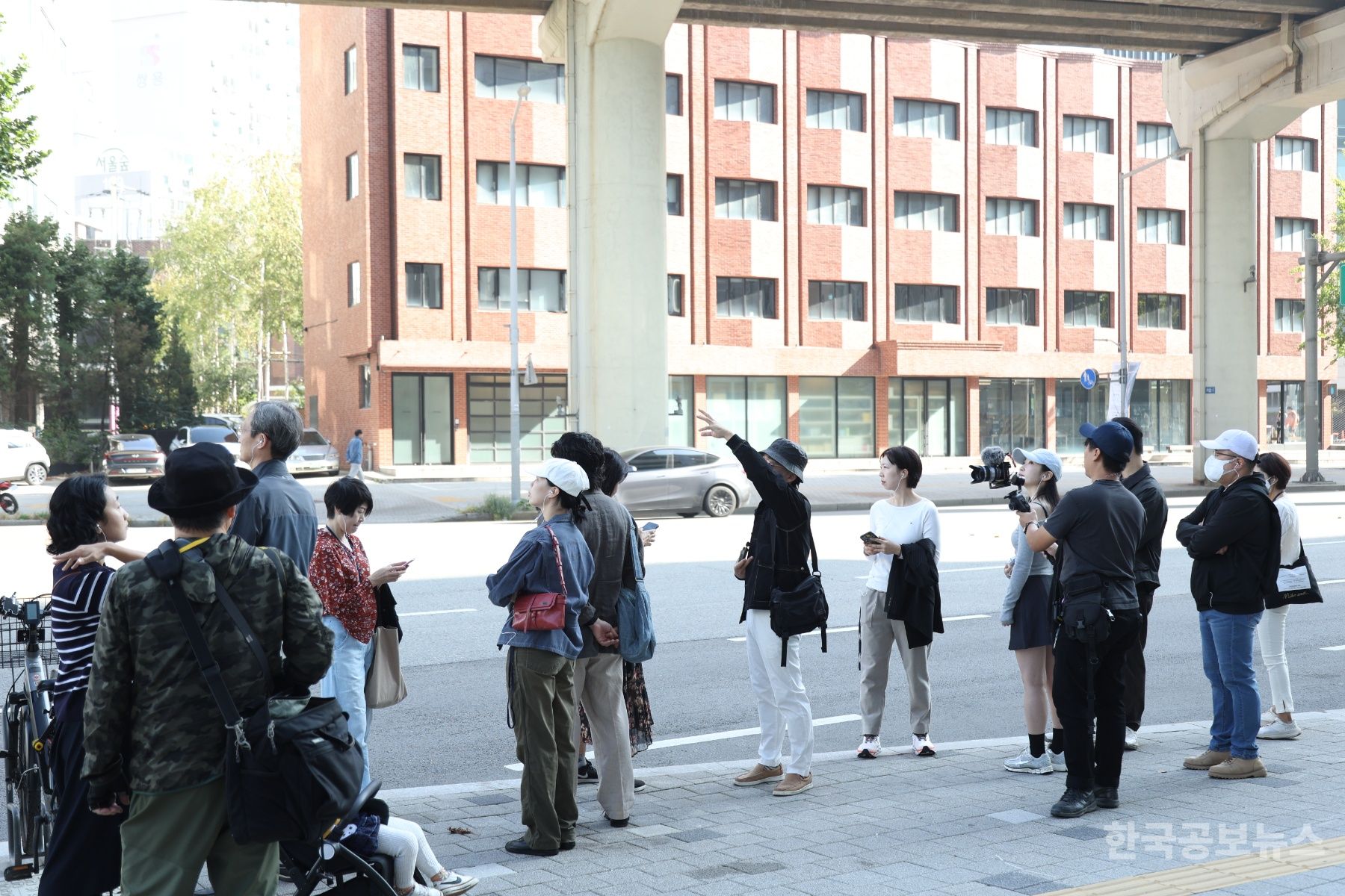 성동구, 로컬 제조업 투어 프로그램 선보여… 골목에서 만나는 진짜 성수 기사 사진