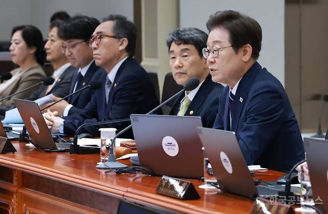 이재명 대통령, UAE대통령 정상 통화 "AI·방산·원전 협력 강화" 기사 사진