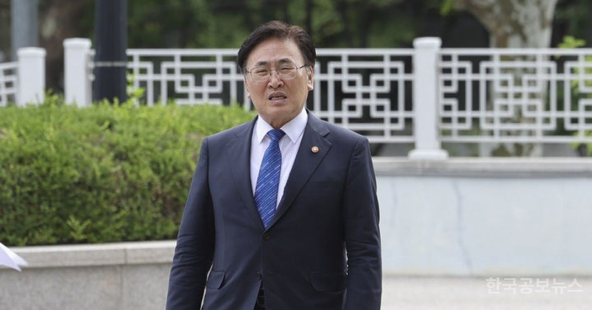 내란특검, '계엄 국무회의 불참' 유상임 과기부 장관 소환 조사 기사 사진