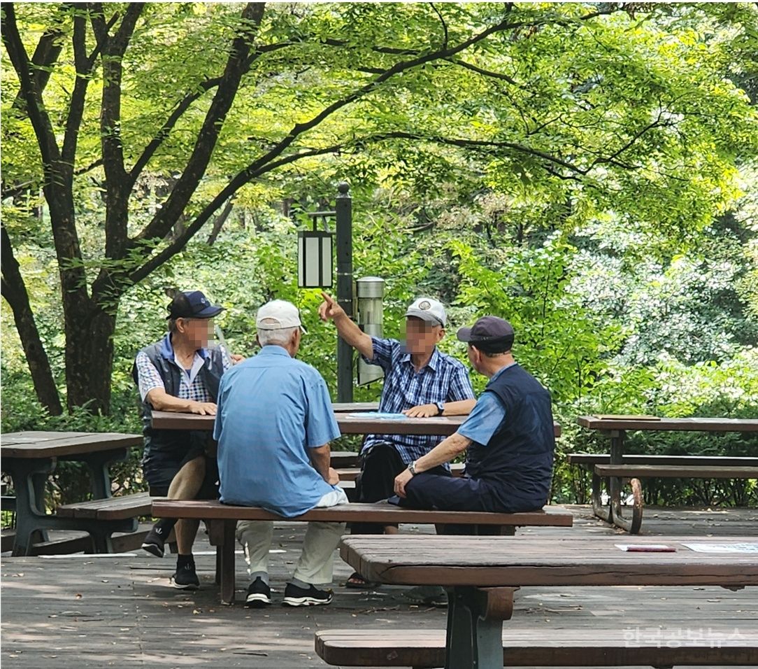 [초고령사회 ③] “168조 시장의 그늘”…실버 산업, 질적 신뢰 없인 지속 불가능하다 기사 사진