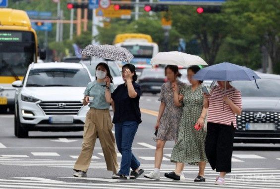 제주·남부지방 장마 종료…다음주까지 폭염·열대야 이어진다 기사 사진