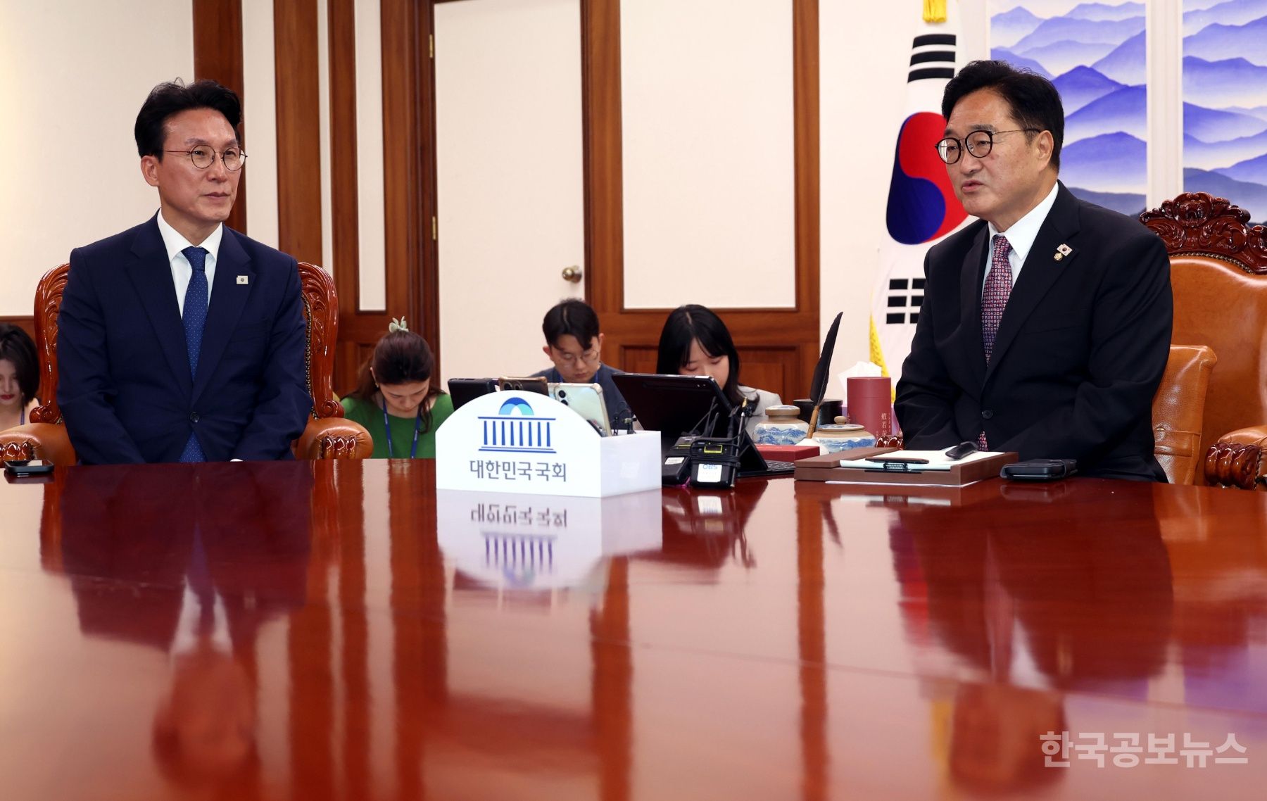 우원식 국회의장 "민생 중심으로 국정 이끌어야"…김민석 총리 "경제·민생에 전력 다할 것" 기사 사진