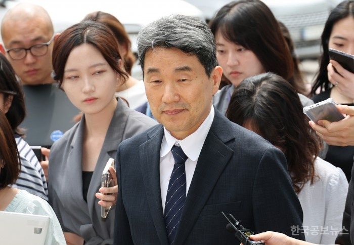 이주호 교육부장관, 내란특검 조사 5시간만 귀가 "참고인 조사 성실히 임해" 기사 사진