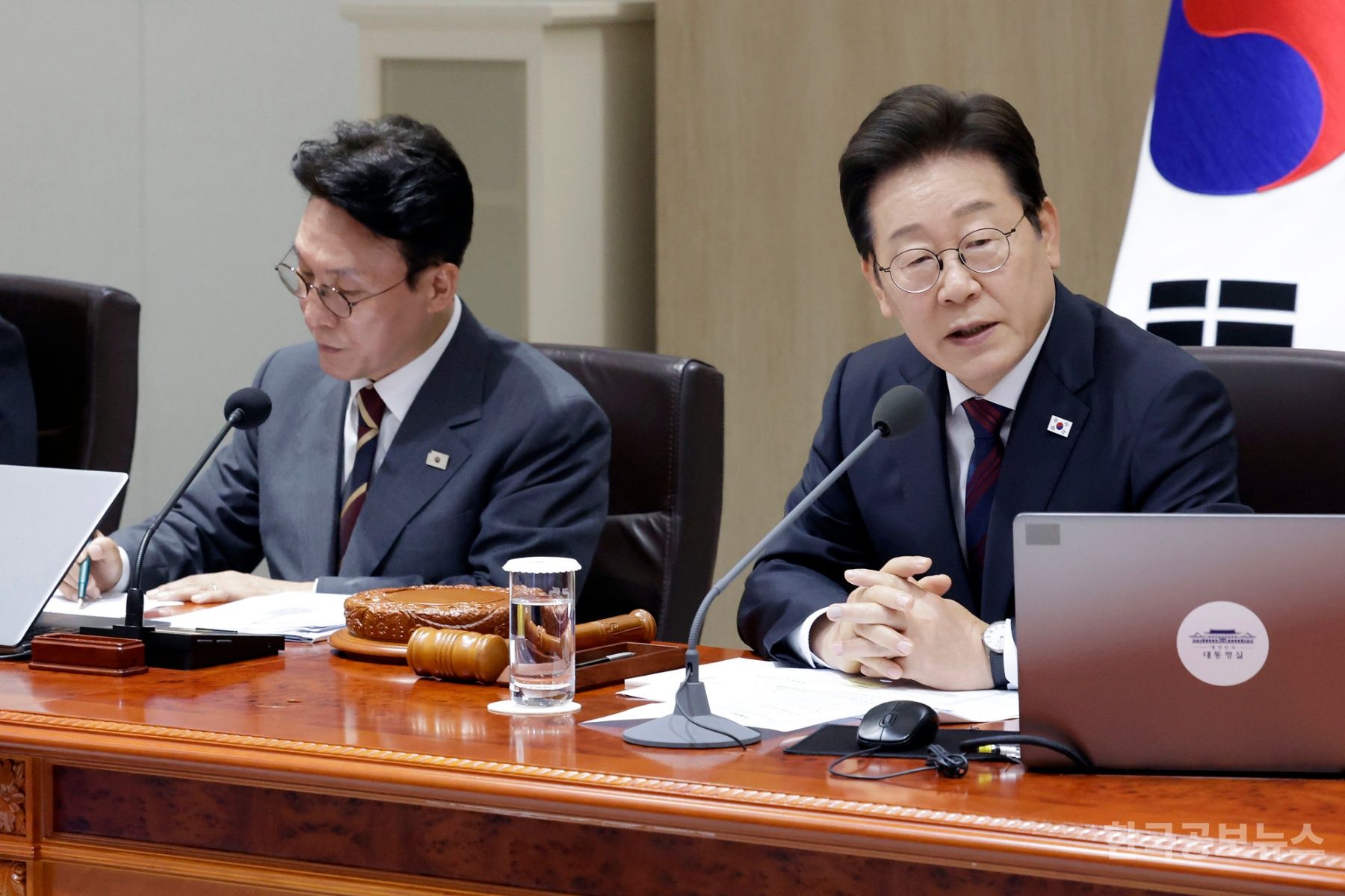 李 대통령, 국무회의서 31.8조 추경안 의결…7월 중 소비쿠폰 지급 기사 사진