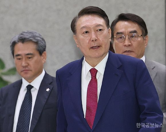 내란특검, 수사 18일만에 尹 구속영장 청구 기사 사진