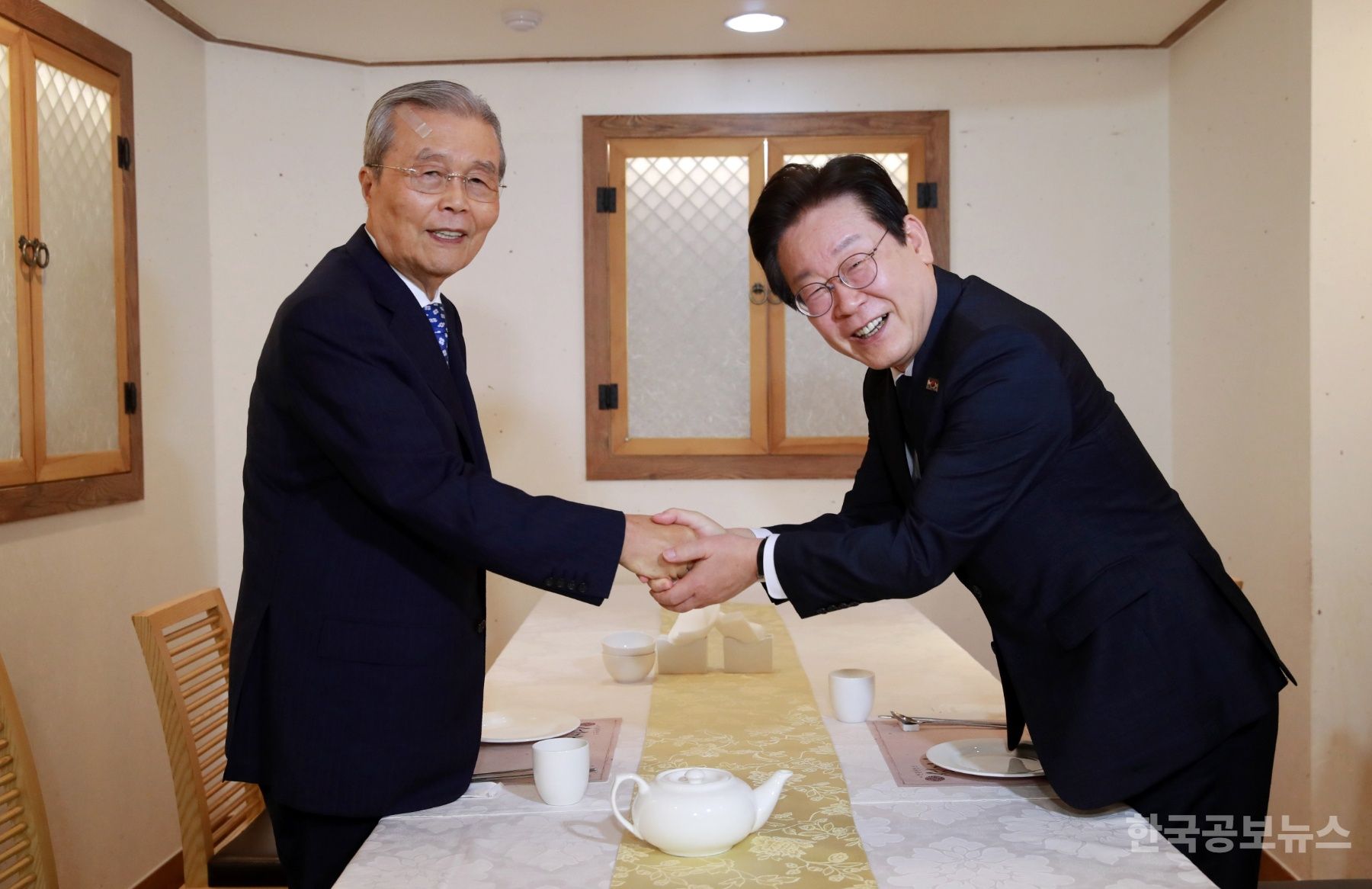 李 대통령, 방미 특사에 김종인 전 민주·국힘 비대위원장 내정 기사 사진