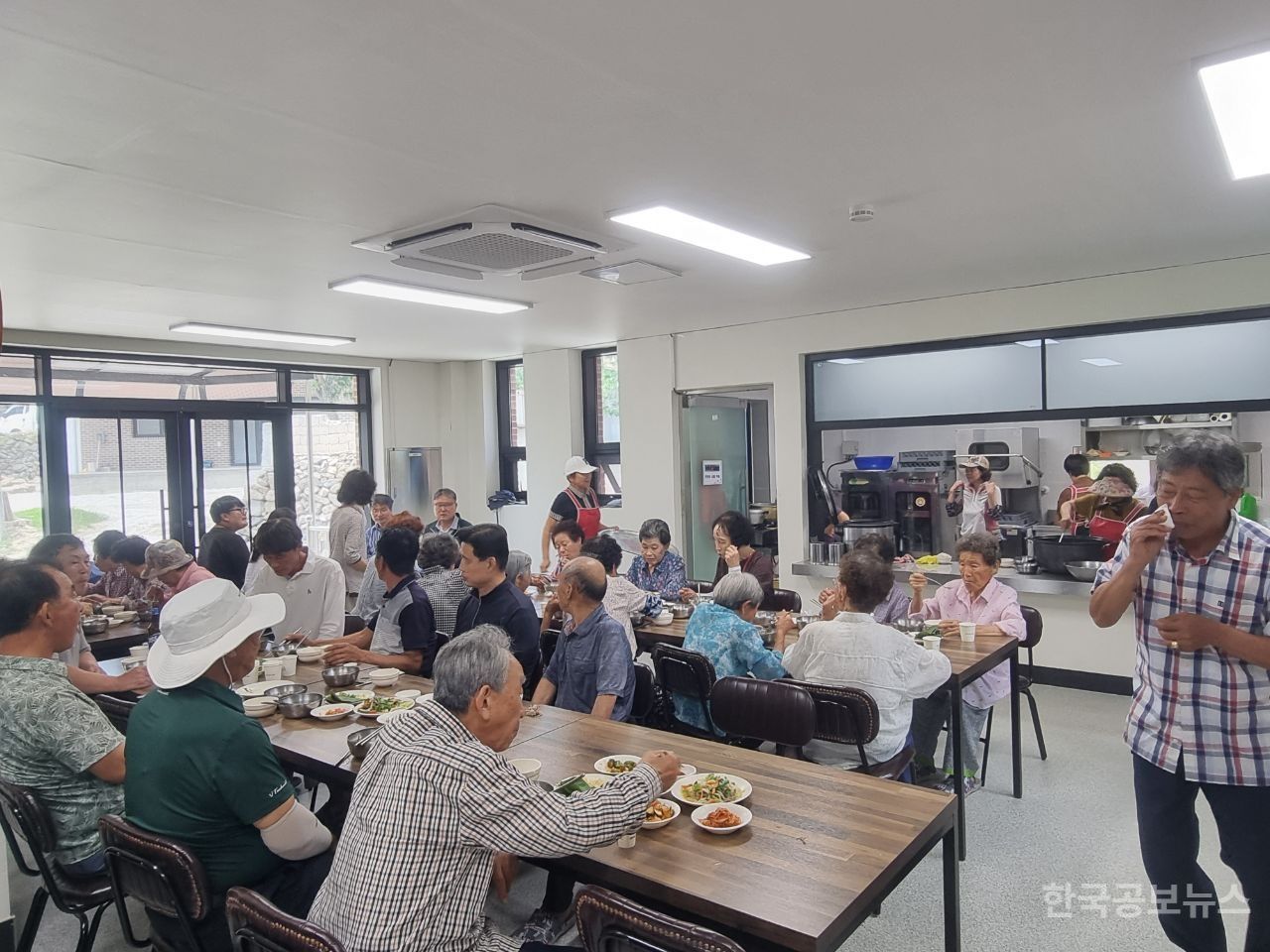 가조면, 용당소마을 ‘사랑의 오리백숙’ 나눔행사 가져 기사 사진