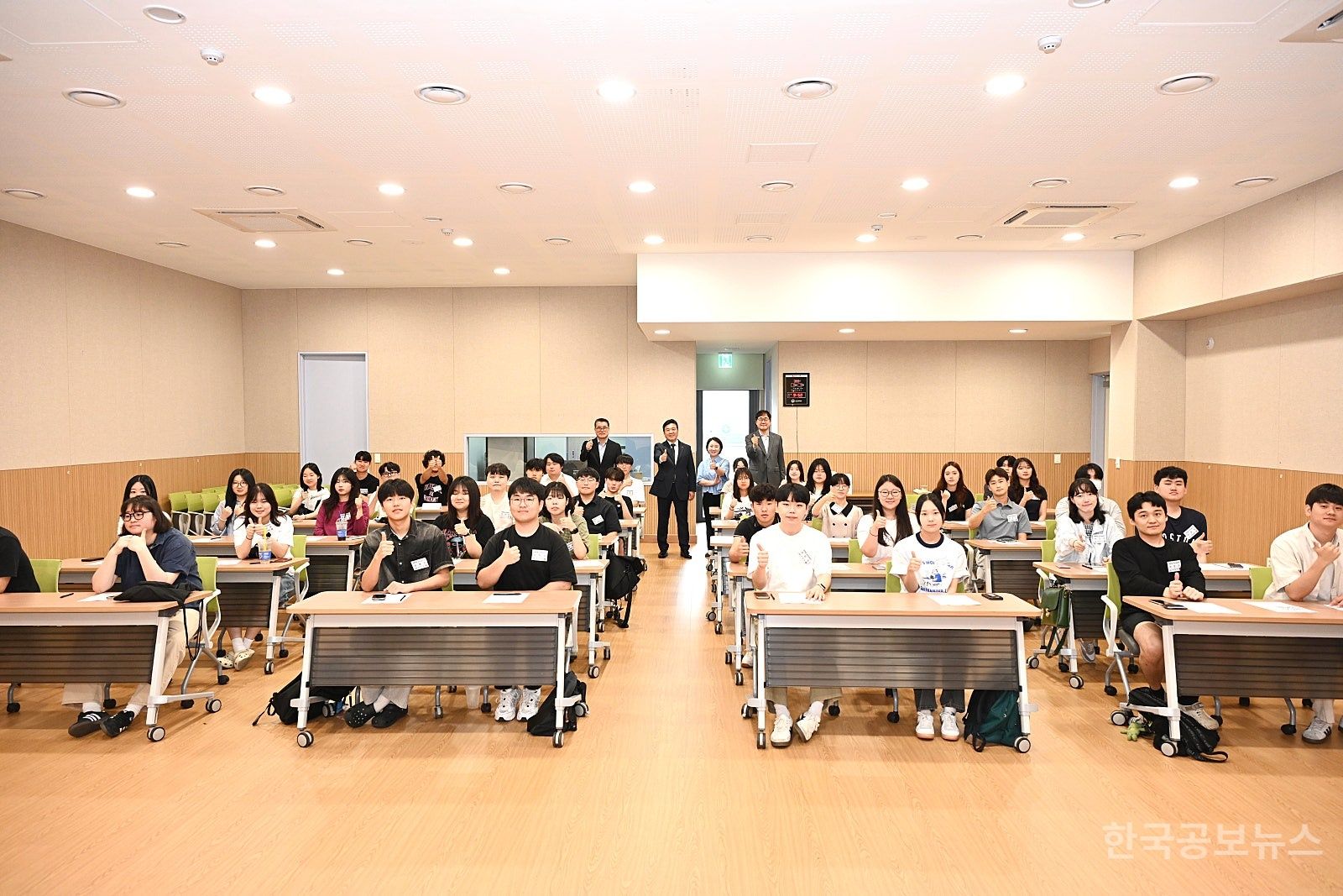 예산군, 2025년 여름방학 대학생 행정일자리 실시 기사 사진