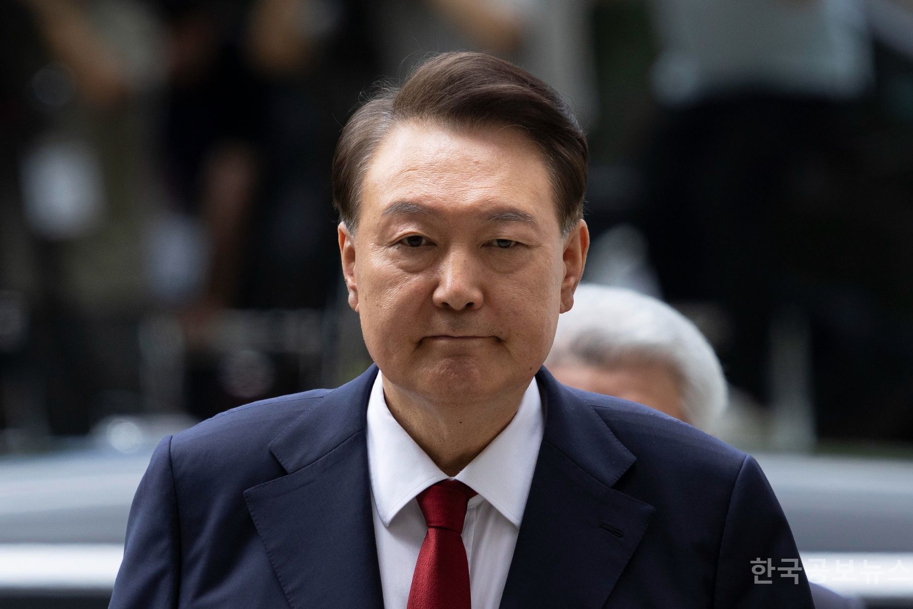尹, 침묵 속 영장실질심사 출석…재구속 여부 이르면 오늘 밤 결정 기사 사진