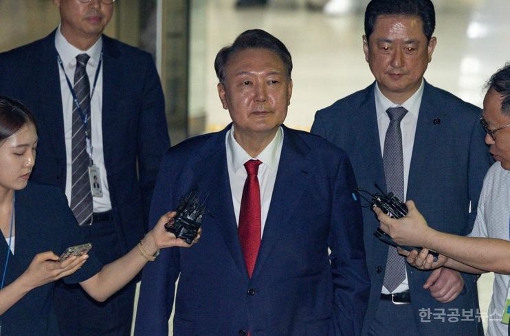 내란특검, '구속영장 발부' 尹에 7월 11일 오후 2시 출석 요구 기사 사진