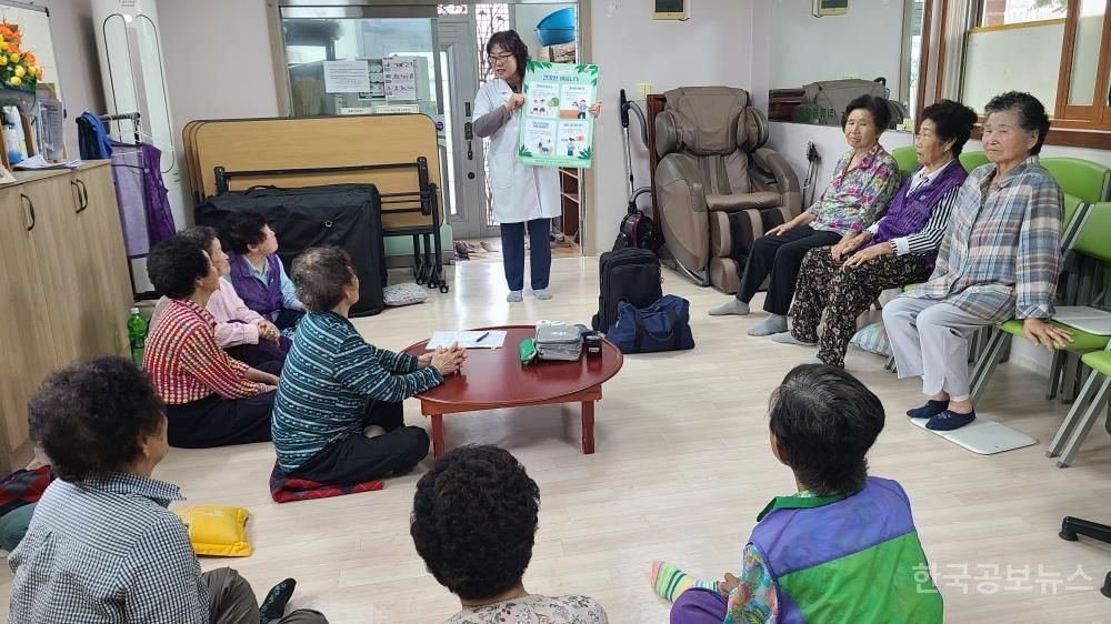 진천군, 폭염 대비 건강 취약계층 건강 관리교육 집중 시행 기사 사진