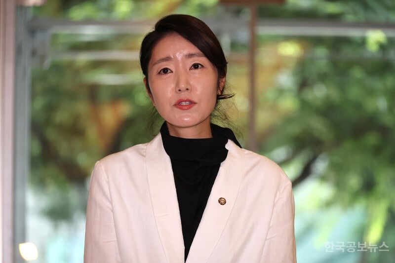 강선우 "여가부→성평등가족부 개편, '불공정' 바로잡는 것…박원순 '피해호소인' 부적절"  기사 사진