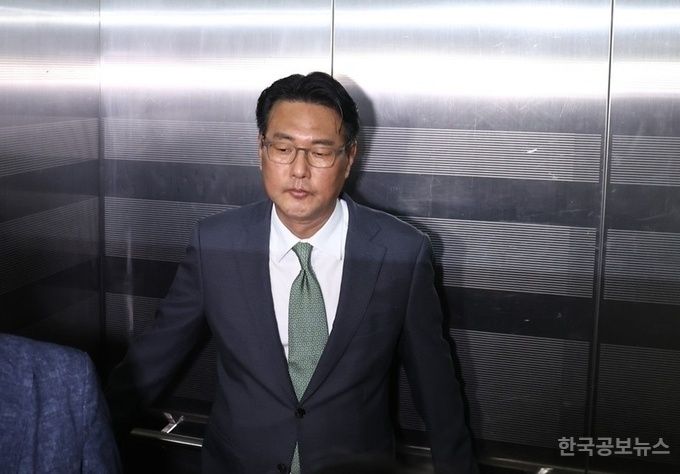 채상병 특검 조사받은 김태효 전 국가안보실 차장 "尹 화 내는 거 들어" 기사 사진