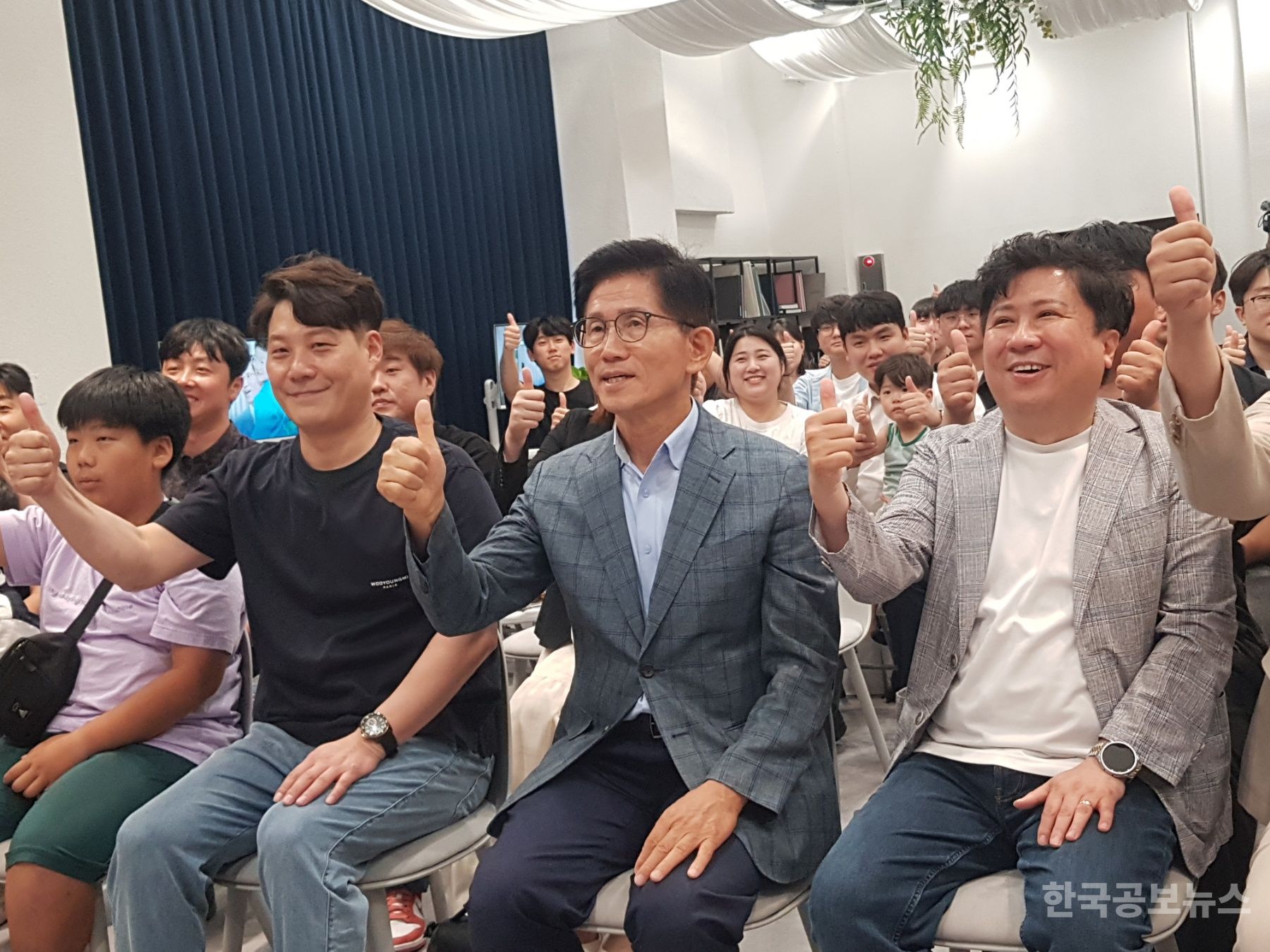 김문수 "국민의힘, 국가와 국민 위해 할 일 하고 있나…당권 도전 여부 곧 밝힐 것"  기사 사진