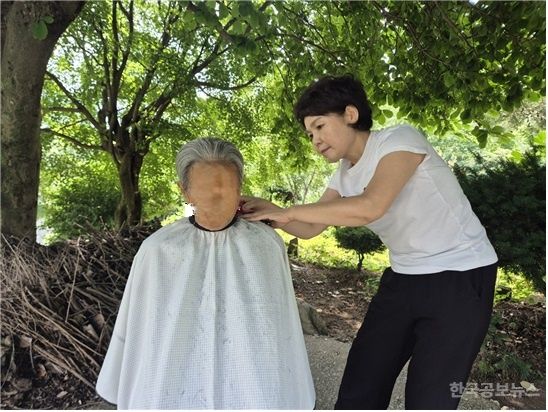 거창군, 찾아가는 이·미용 서비스 ‘오늘은 머리하는 날’ 추진 기사 사진