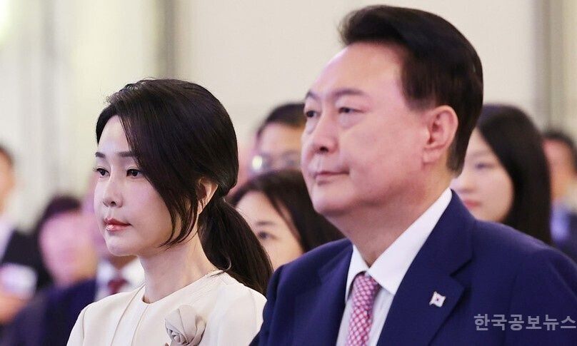 김건희 특검팀, 尹 7월 29일·김건희 8월6일 피의자로 소환 통보 기사 사진
