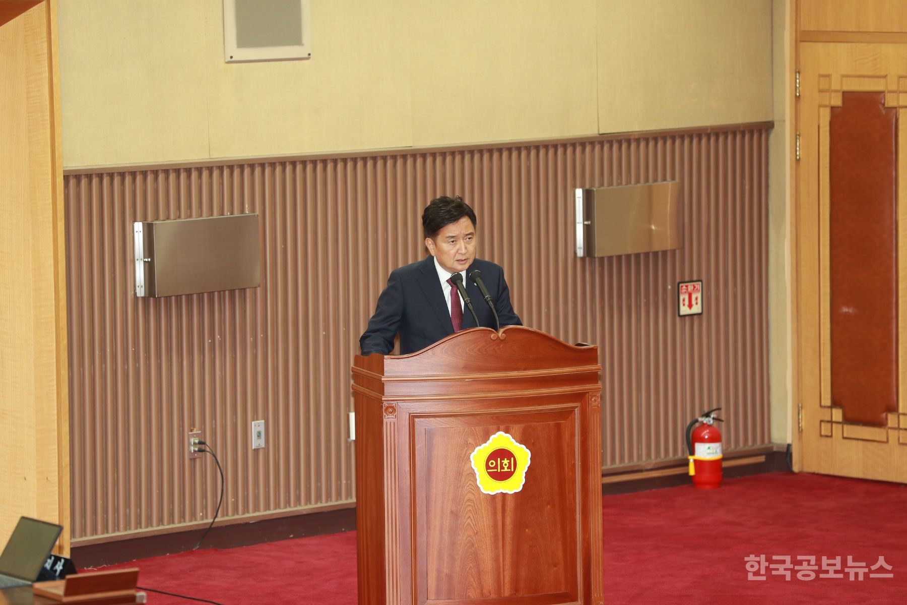 김영환 충북지사, “청남대 환경규제 등 획기적으로 개선해야” 기사 사진