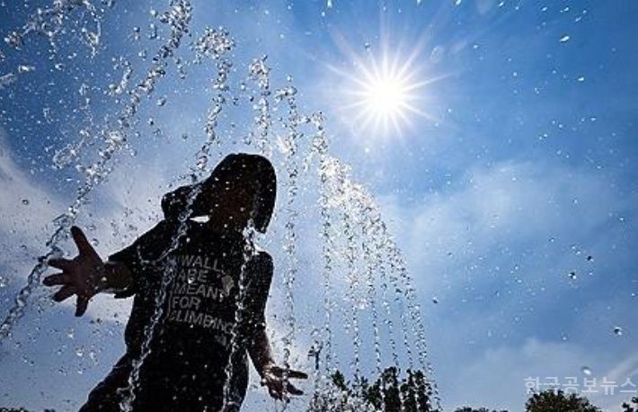 행안부, 폭염 위기경보 '심각'으로 상향…중대본 1단계 가동  기사 사진