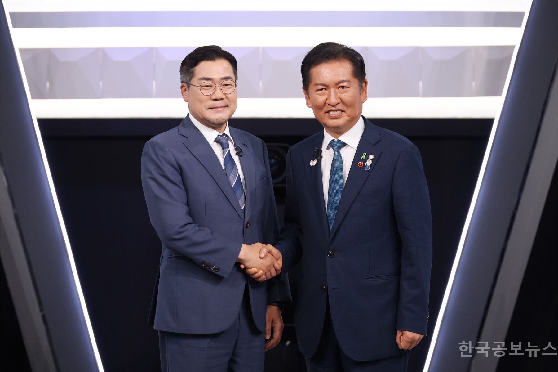 민주당 대표 후보 2차 TV토론 …정청래 "당심 이외 요소로 뒤집기 어려워" 박찬대 "넉넉히 승리 가능" 기사 사진