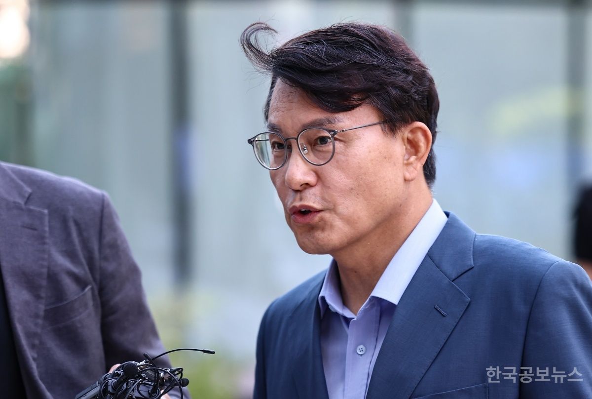 김건희 특검팀, '공천개입 의혹' 윤상현 의원 14시간 조사 마쳐 기사 사진