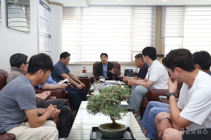 고양특례시의회 김운남 의장, 체육시설 운영과 중단 현안에 직접 나서....시민 불편 해소 총력 기사 사진