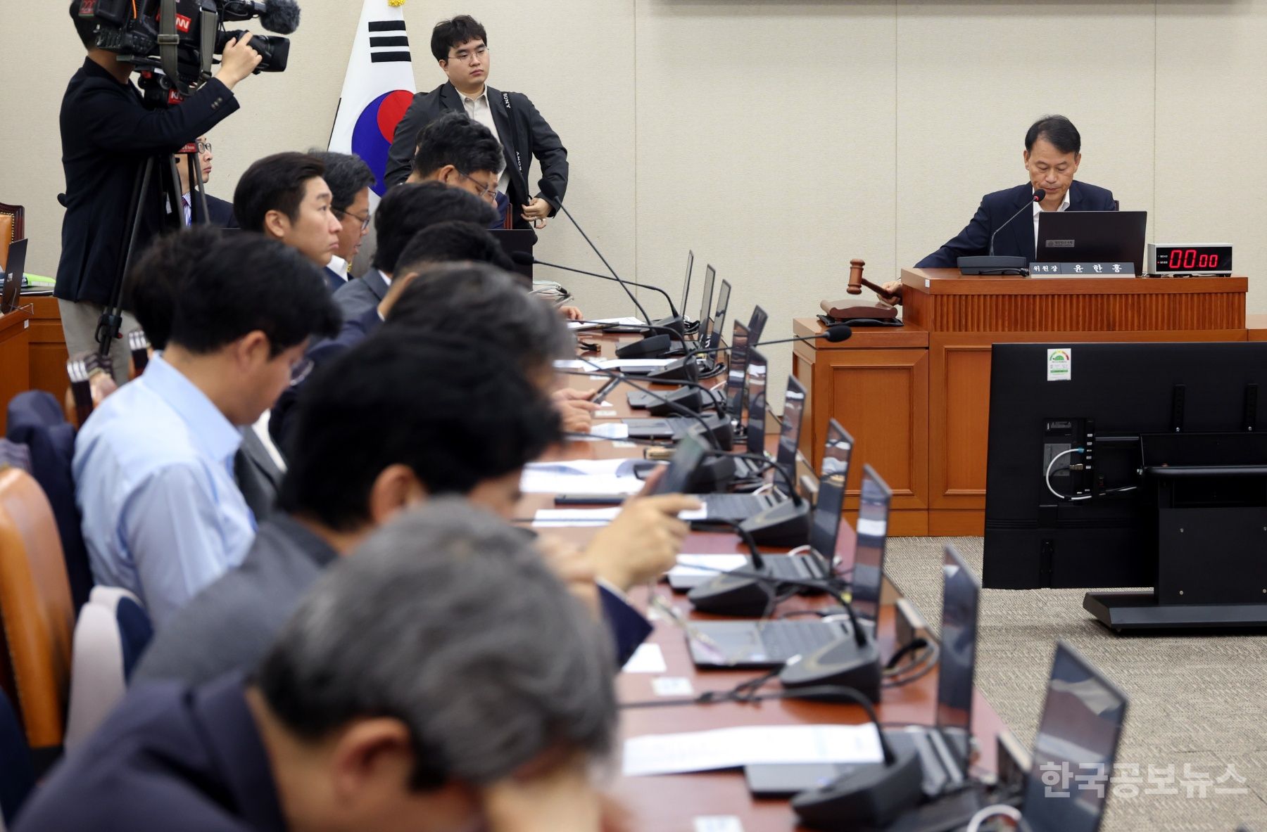 국회 정무위, 100조원 규모 '첨단산업기금' 조성 산은법 개정안 여야합의로 의결 기사 사진