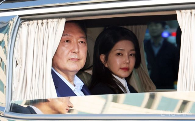 채상병 특검팀, 김건희 비화폰·통신내역 확보 "김건희 특검팀에도 제공"  기사 사진