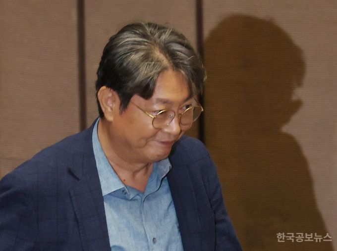 경찰, '주식 차명거래 의혹' 이춘석 전담수사팀 편성  기사 사진