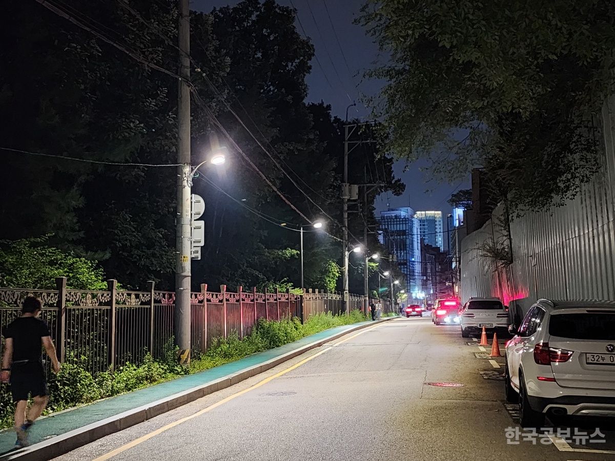 강남구, 올해 스마트보안등 추가 설치…총 3209개 운영 기사 사진