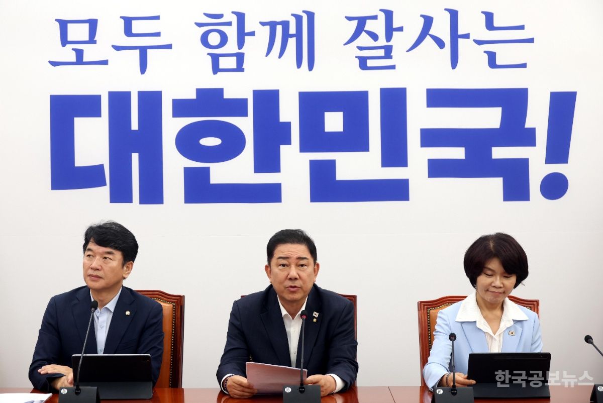 與 김병기 "李 정부 임기 내 '5·18 정신 헌법 수록…유공자법도 신속 제정" 기사 사진