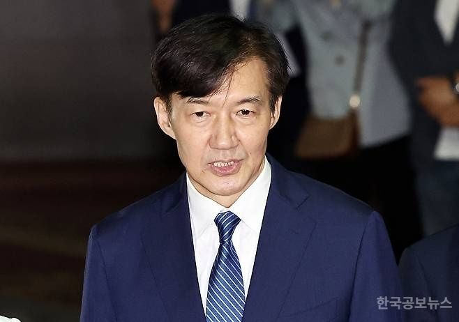 조국, 지선 출마 공식화 "내년 6월 국민 선택 구할 것…사면은 李 대통령 정치공학적 결정 아냐" 기사 사진