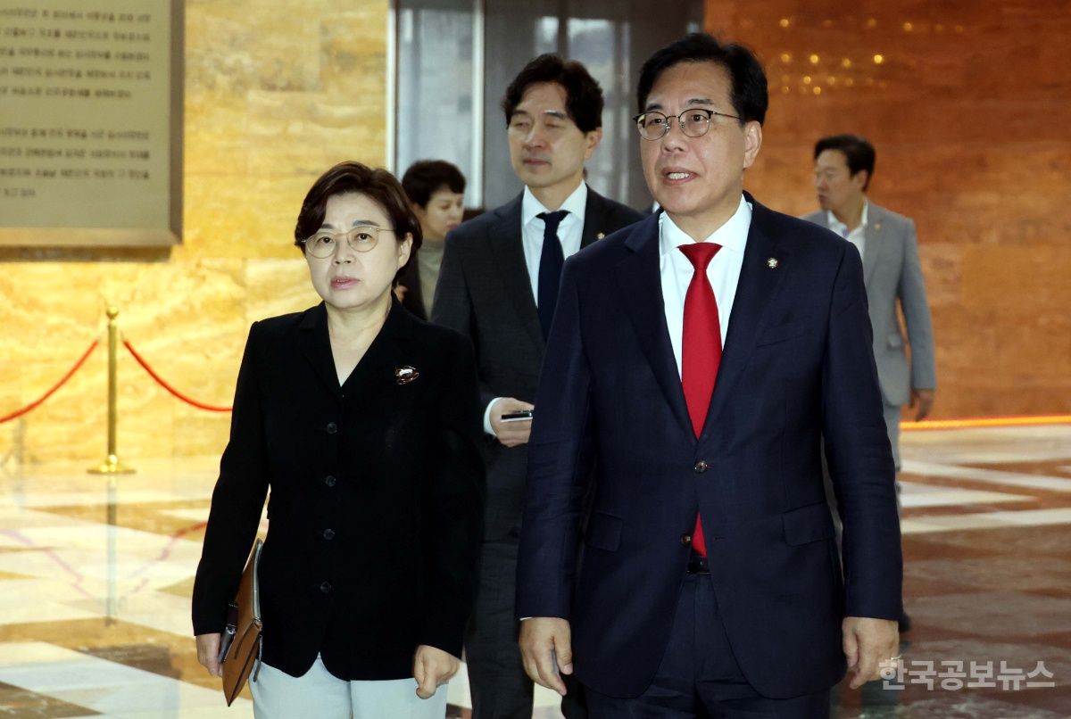 국힘, 우원식 국회 의장에  "전당대회 위해 8월 21일 본회의 날짜 조정해달라" 기사 사진
