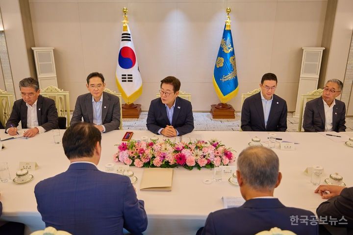 이재명 대통령, 노란봉투법 입법 의지 재확인 "선진국 수준 맞춰야" 기사 사진