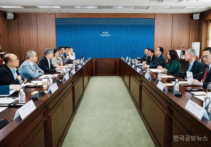 美 상원의원·韓 조선3사 간담회 "미국 내 규제 완화 필요" 기사 사진